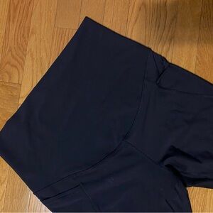 Old Navy Powersoft Full Panel Maternity Leggings. 7/8 length. Black.